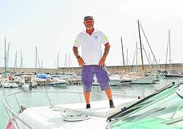 Juan Sánchez en el puerto deportivo de Juan Montiel.