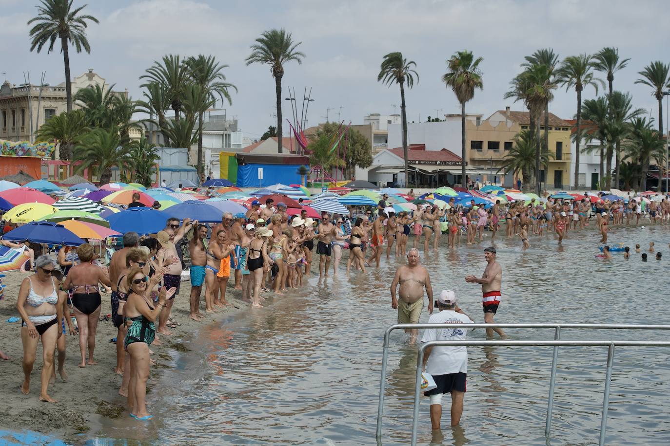 El tercer abrazo al Mar Menor, en imágenes