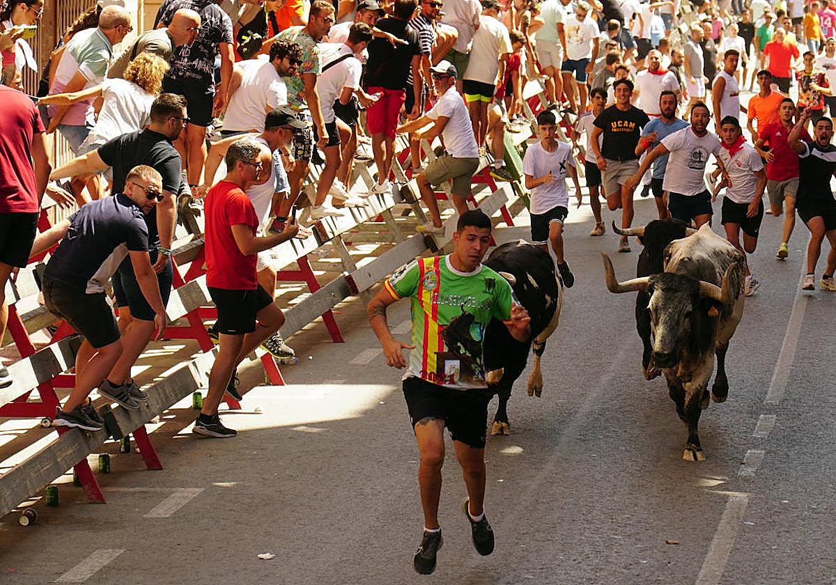 Un momento de la carrera celebrada en el mediodía de este lunes en Blanca.