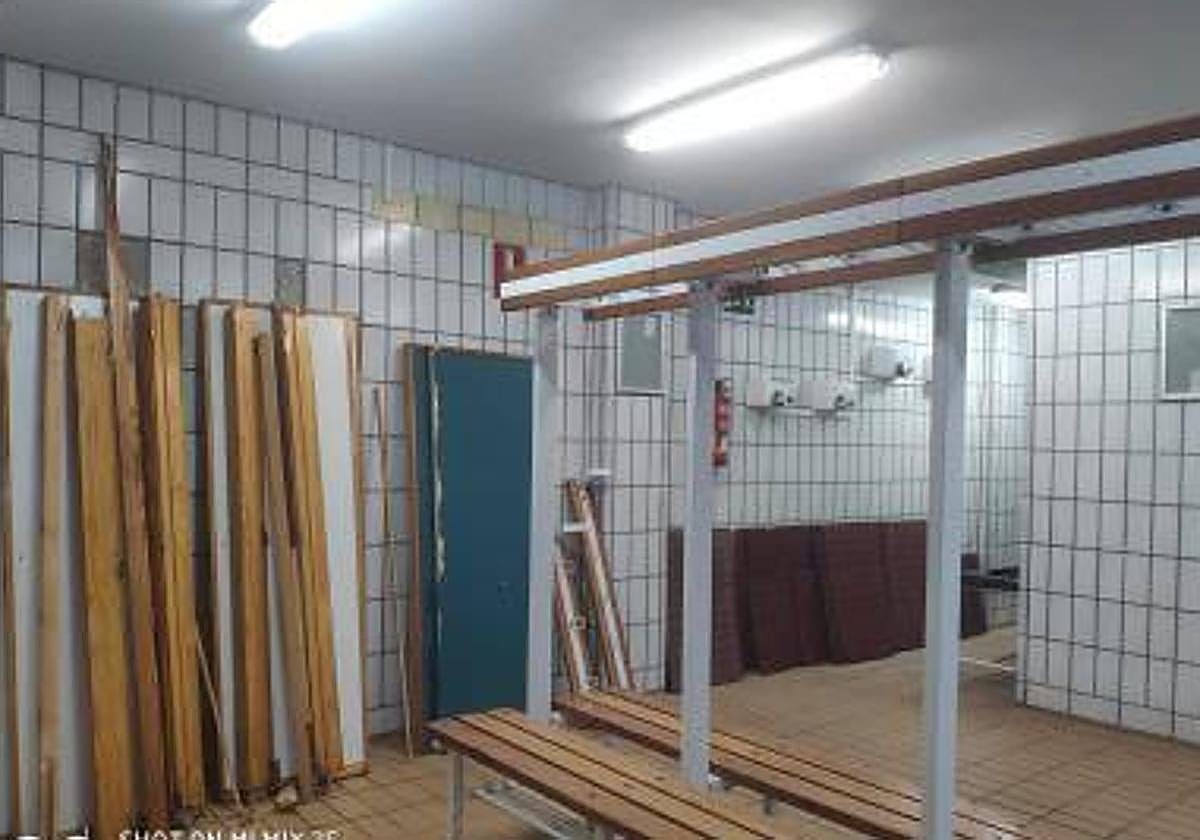 Arreglos en los vestuarios del Palacio de los Deportes de Murcia.