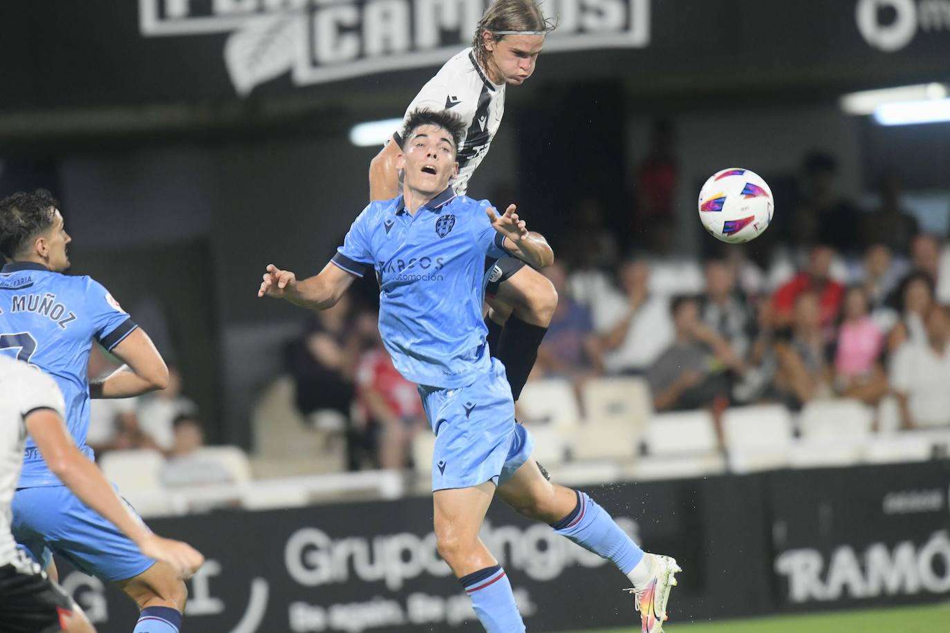 La derrota del Cartagena frente al Levante, en imágenes