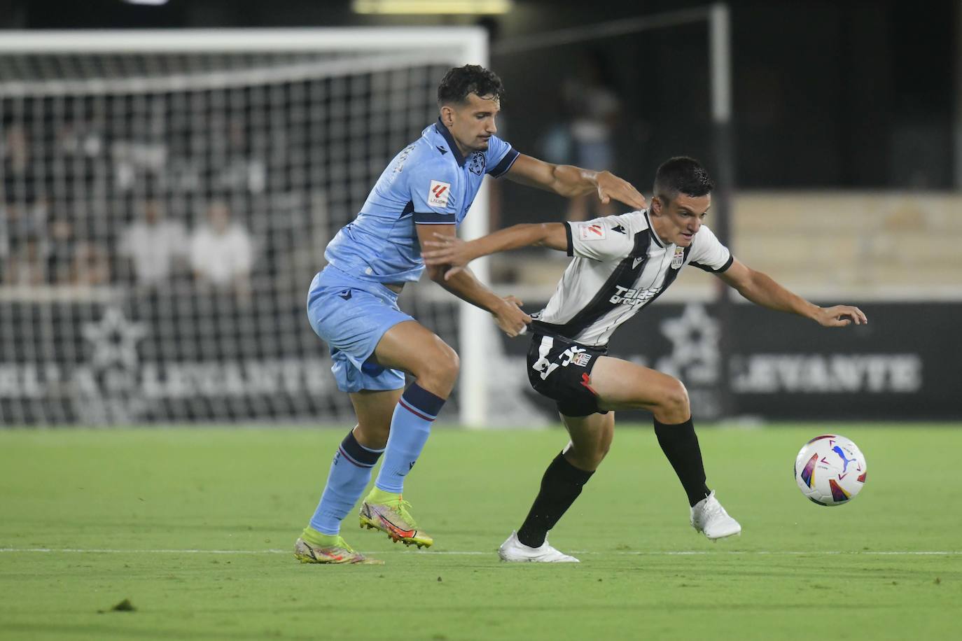 La derrota del Cartagena frente al Levante, en imágenes