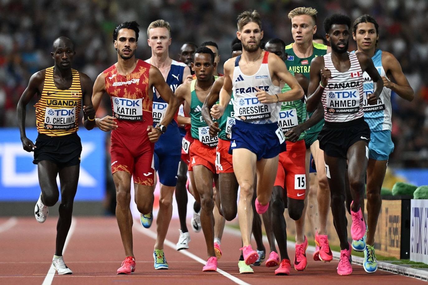 La carrera de los 5.000 y la celebración de la plata de Mo Katir