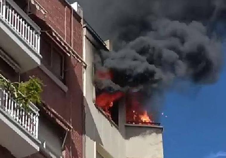 Imágenes del incendio grabadas por vecinos.