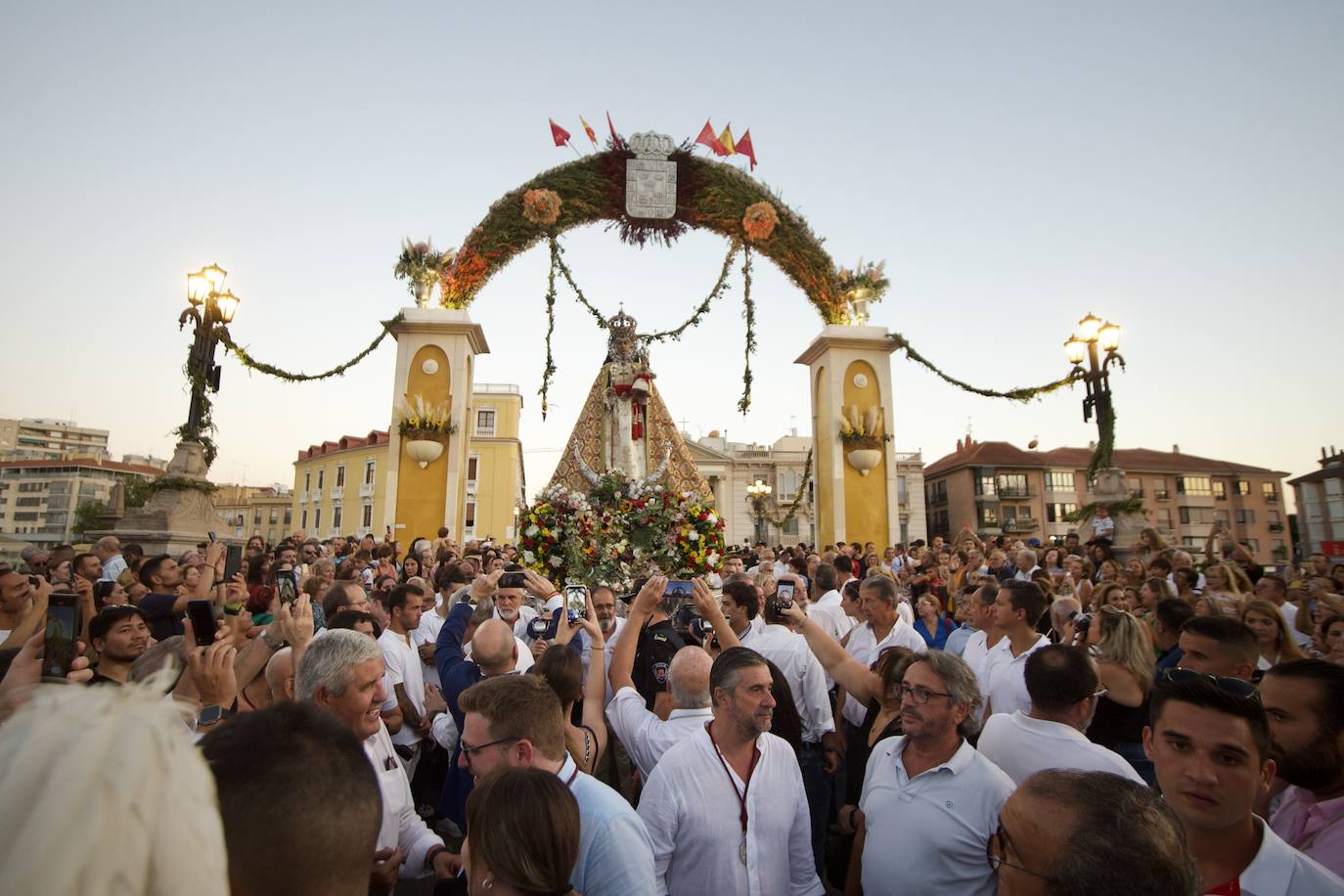 La bajada de la Fuensanta a Murcia, en imágenes
