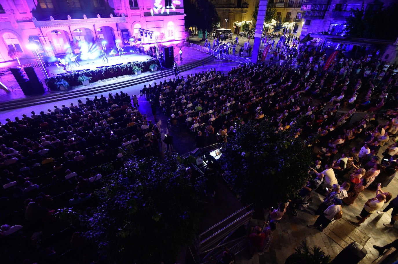 Las imágenes de la actuación del pregonero de la Feria de Murcia, Diego Cantero