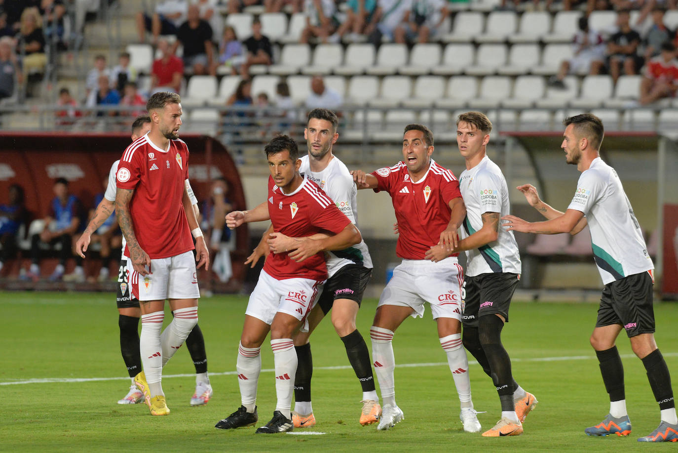 La derrota del Real Murcia frente al Córdoba, en imágenes