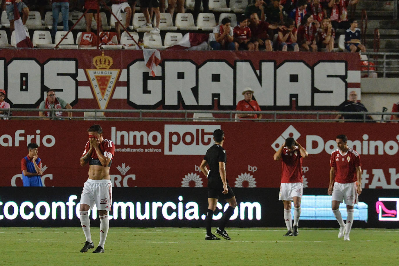 La derrota del Real Murcia frente al Córdoba, en imágenes