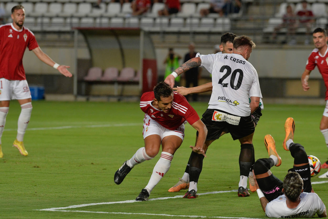 La derrota del Real Murcia frente al Córdoba, en imágenes