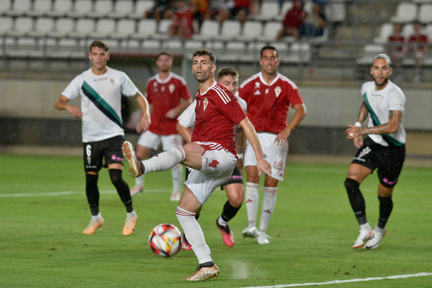 La derrota del Real Murcia frente al Córdoba, en imágenes