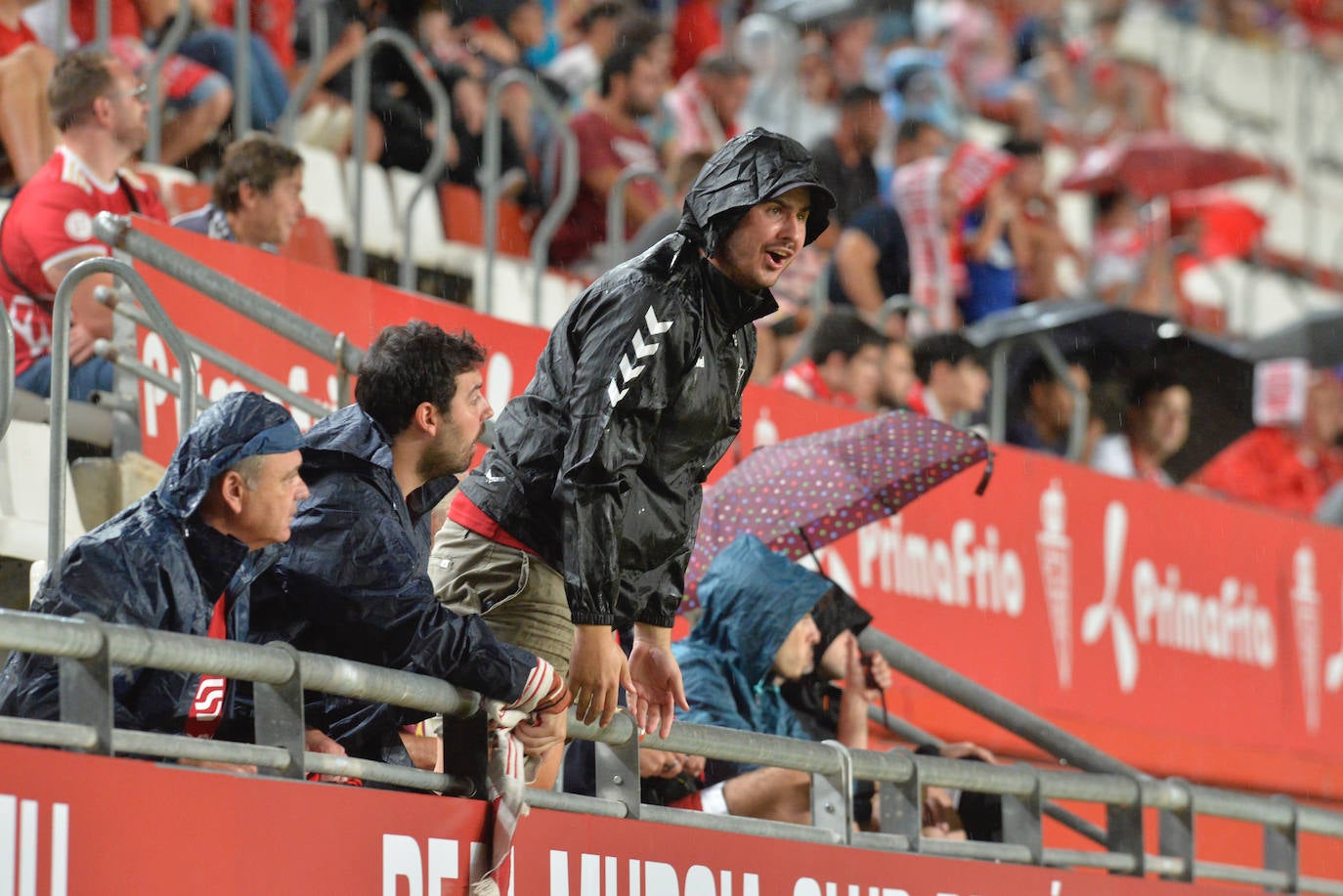 La derrota del Real Murcia frente al Córdoba, en imágenes