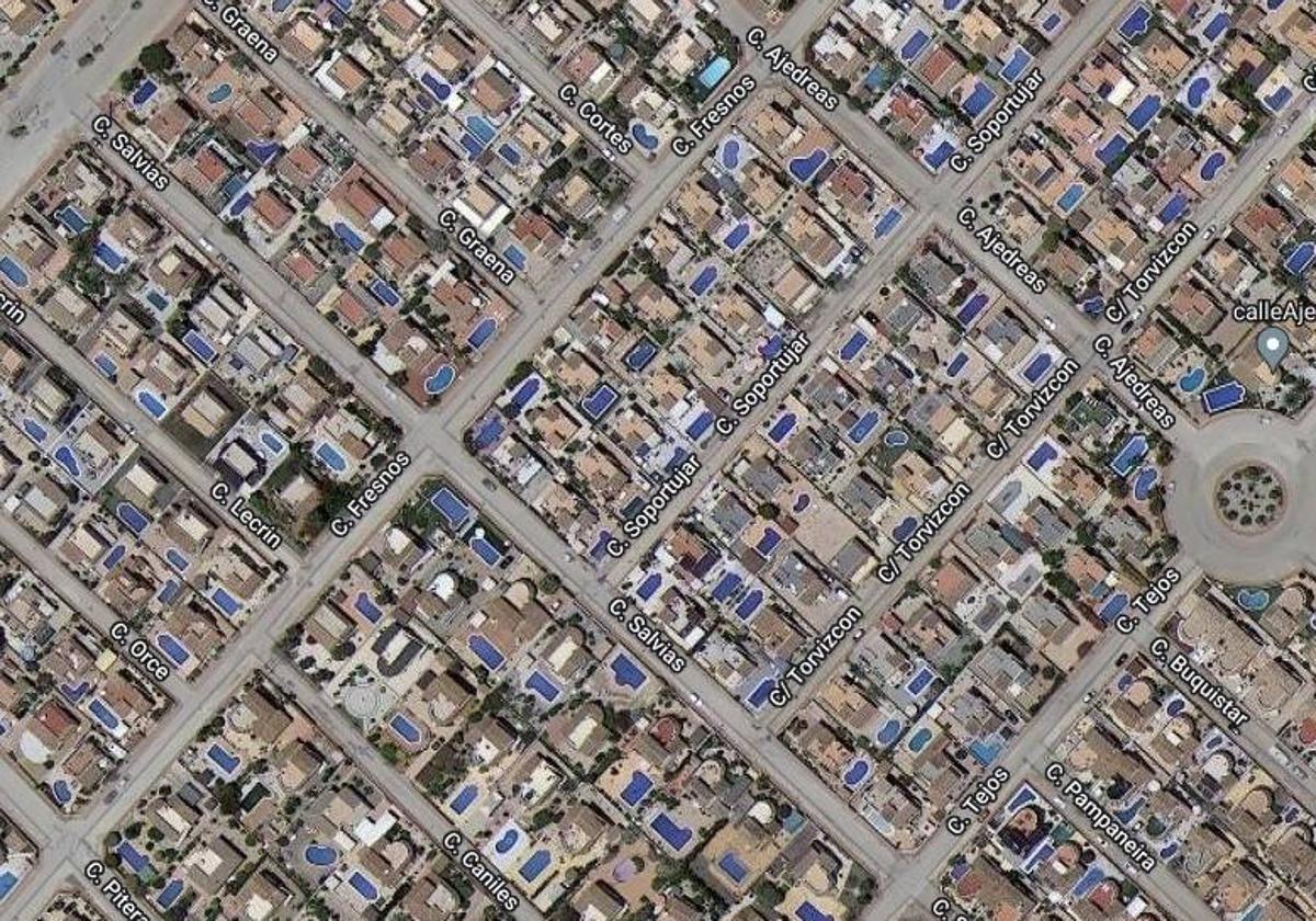 Concentración de piscinas en la urbanización Camposol de Mazarrón.