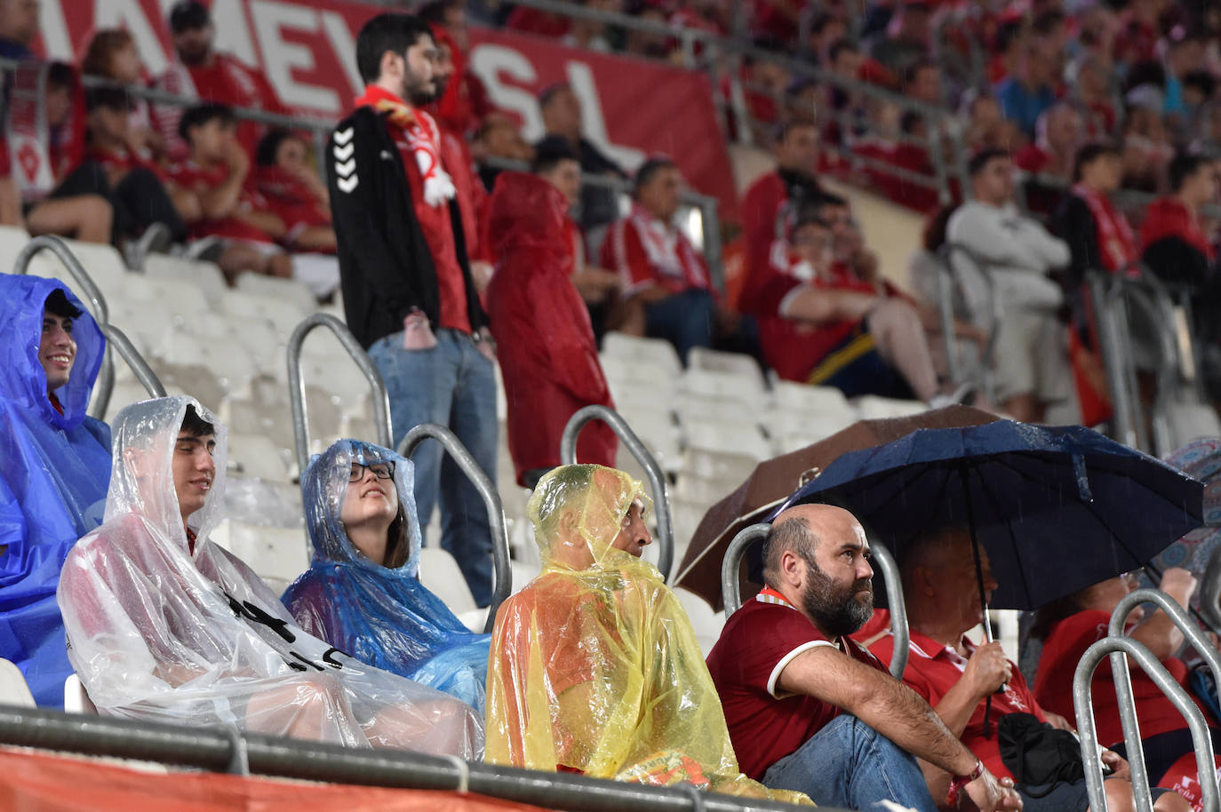 La derrota del Real Murcia frente al Córdoba, en imágenes