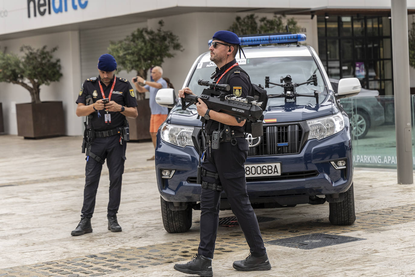 La salida de la novena etapa de la Vuelta en Cartagena, en imágenes