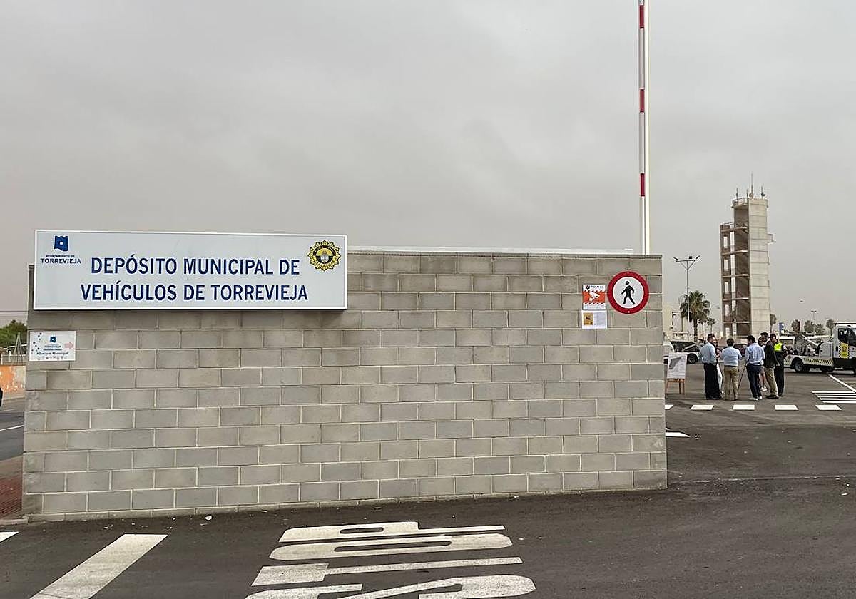 Acceso al nuevo depósito municipal.