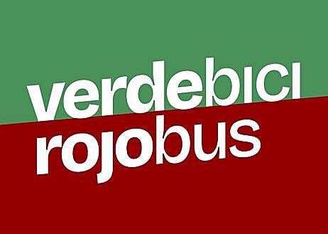 Imagen secundaria 1 - Un dispositivo policial vigila los carriles bus y bici en Murcia para evitar que los invadan vehículos