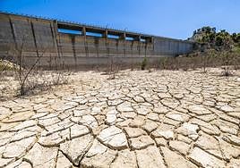 El embalse de los Rodeos, completamente seco el pasado 21 de agosto.