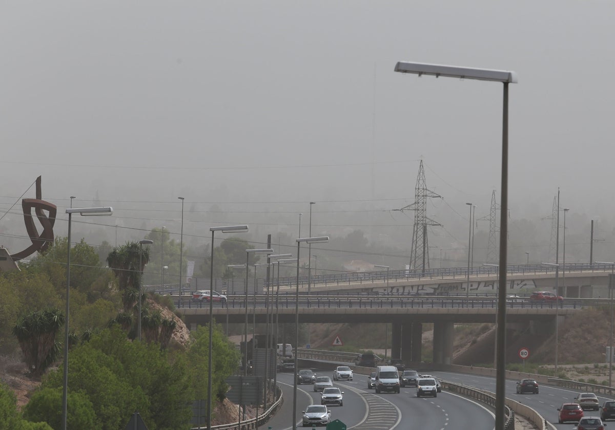 El episodio de calima entró en la Región el domingo por la tarde y tuvo sus picos más altos el lunes y martes.