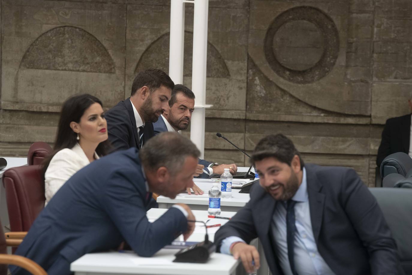 En imágenes: López Miras es elegido presidente del Gobierno regional