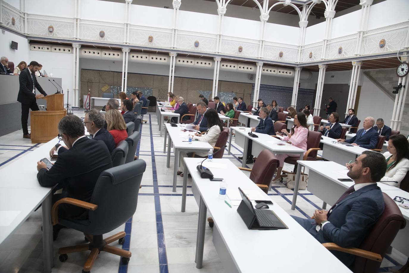 En imágenes: López Miras es elegido presidente del Gobierno regional