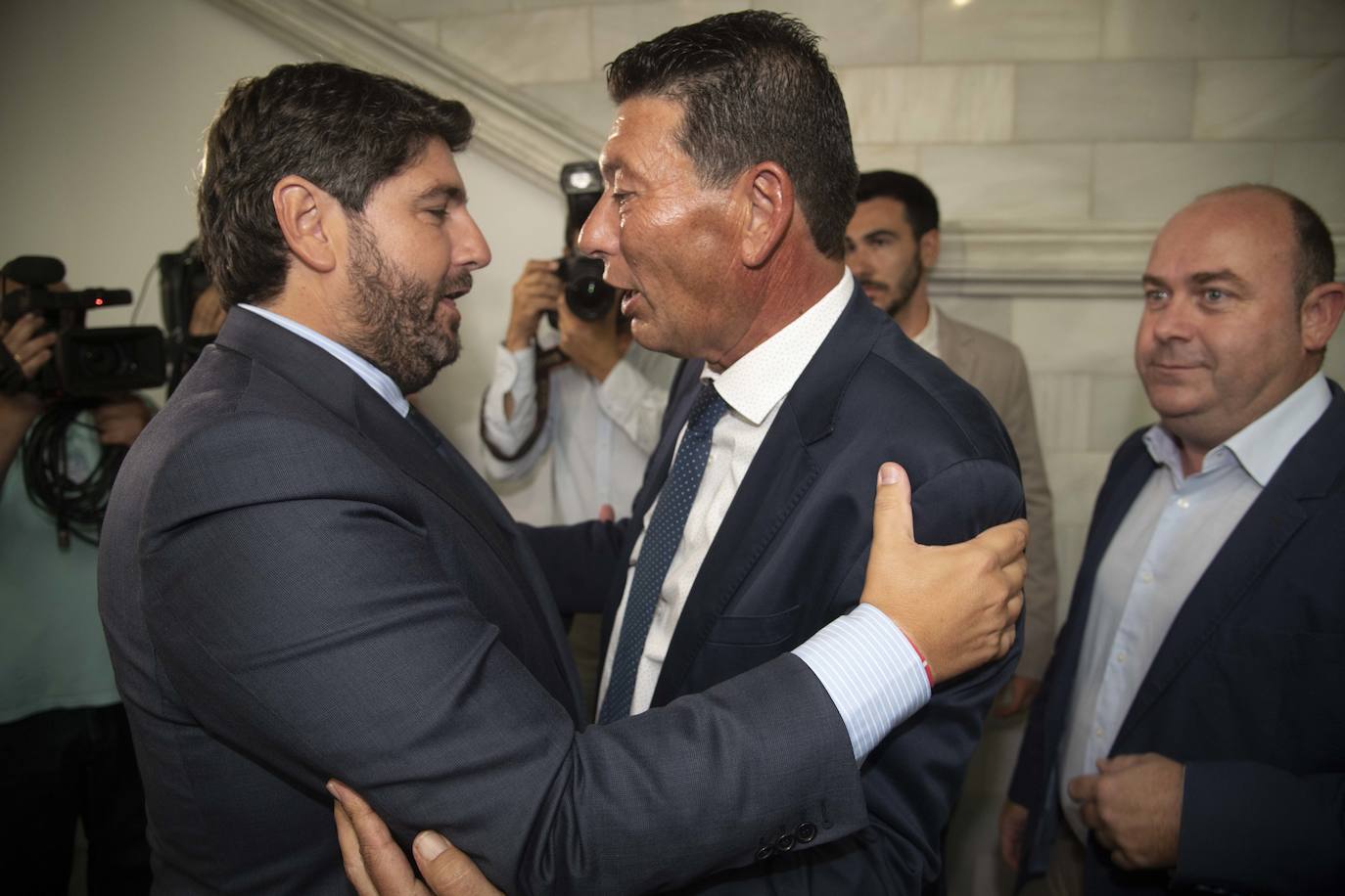 En imágenes: López Miras es elegido presidente del Gobierno regional