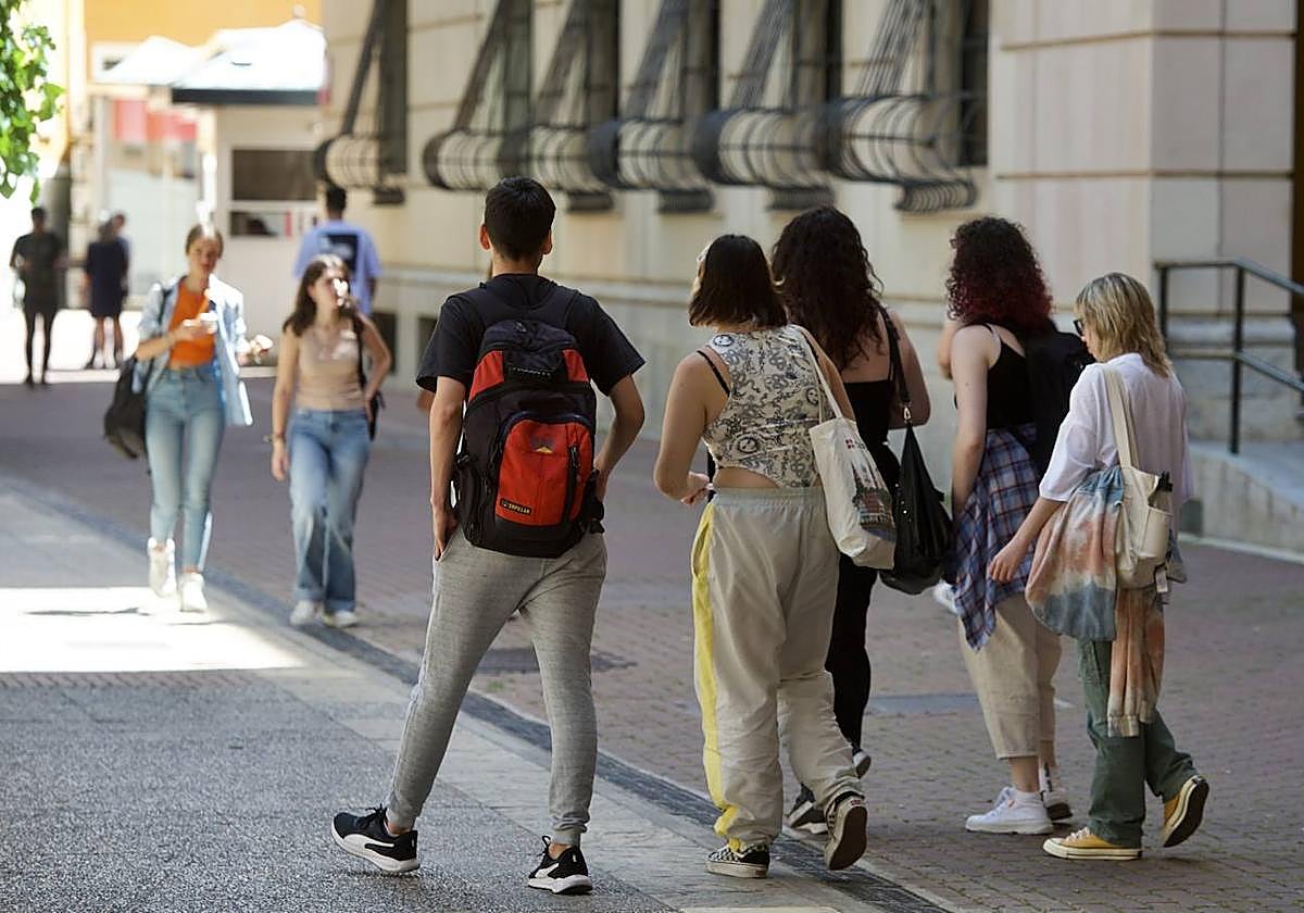 Universitarios en el campus de la Merced, en una imagen de archivo.