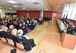 El acto de los procuradores de la Región de Murcia en la Ciudad de la Justicia, en imágenes