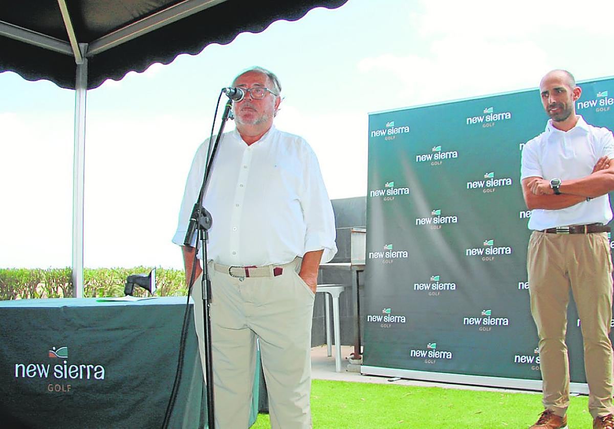 Uno de los responsables de Urmosa, Miguel Ángel Pascual, dirigiéndose a los asistentes.