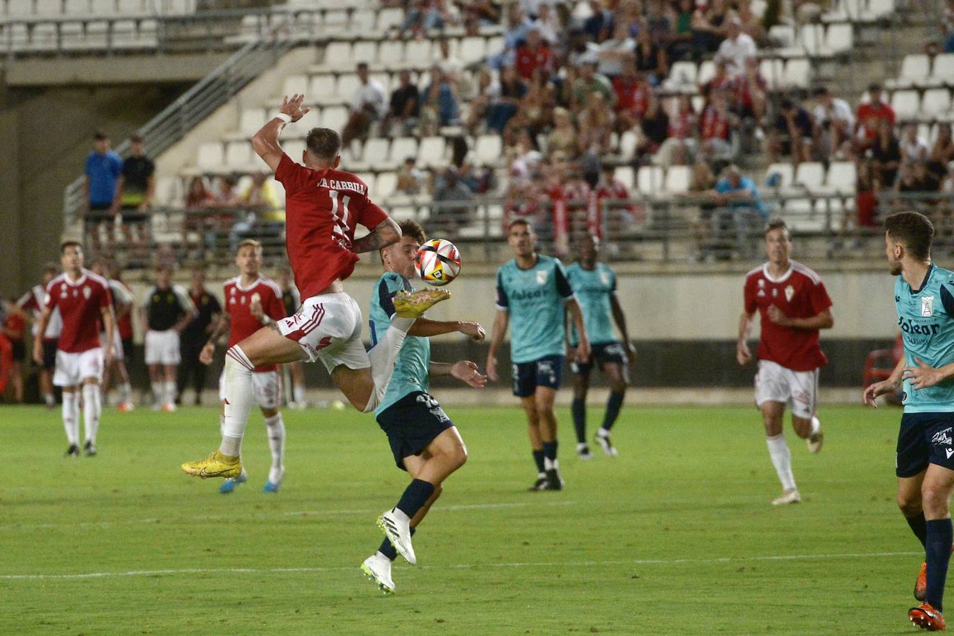 La derrota del Real Murcia frente al Atlético Sanluqueño, en imágenes