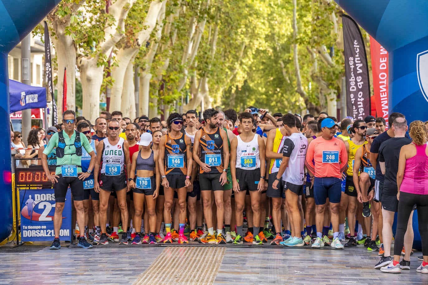 La I Carrera Solidaria Alfonso X de la Feria de Murcia, en imágenes