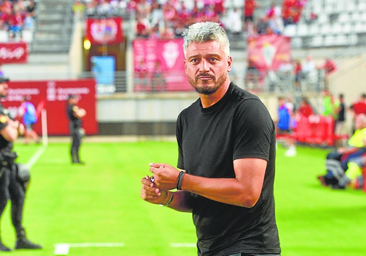 Gustavo Munúa, ayer, antes del comienzo del duelo.