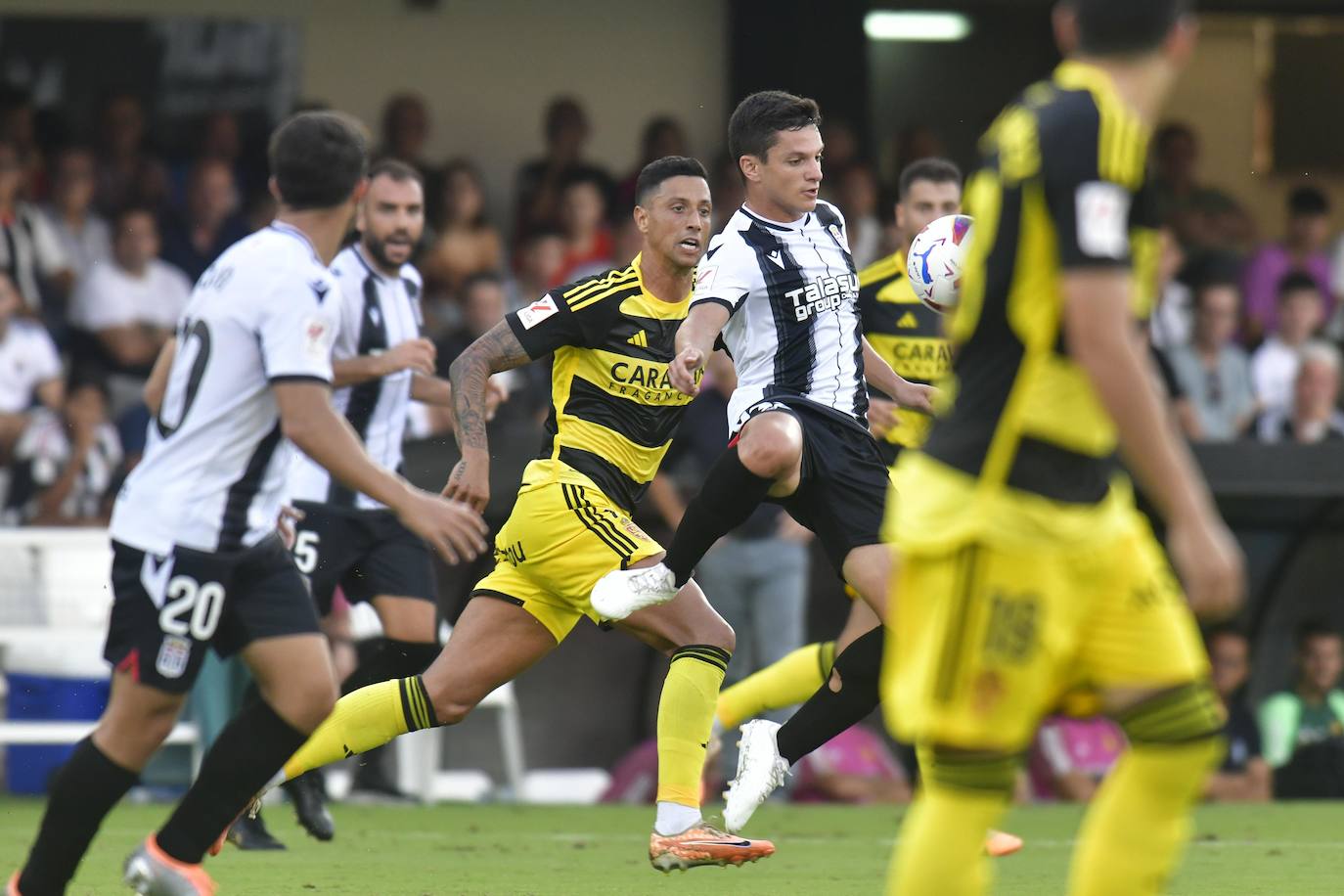 La derrota del Cartagena frente al Real Zaragoza, en imágenes