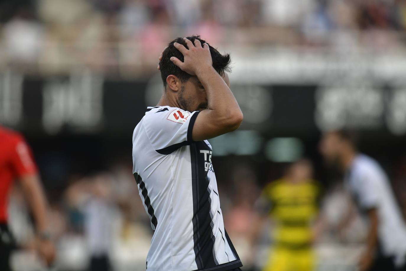 La derrota del Cartagena frente al Real Zaragoza, en imágenes