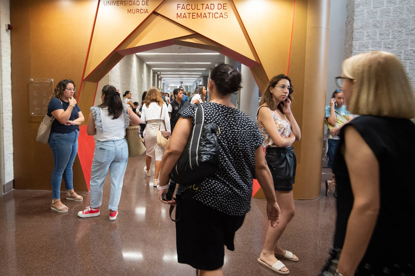 Las oposiciones a auxiliar educativo de 2023 en la Región de Murcia, en imágenes