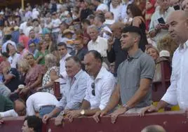 Carlos Alcaraz junto a José Antonio Camacho y Pepín Liria.