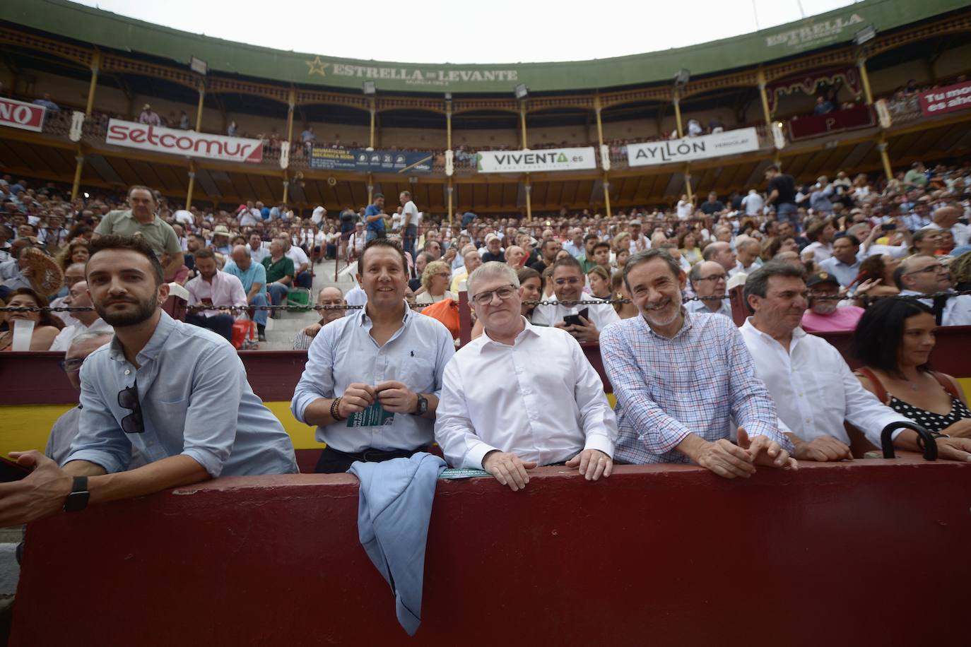 Las imágenes de los asistentes a la corrida de La Romería