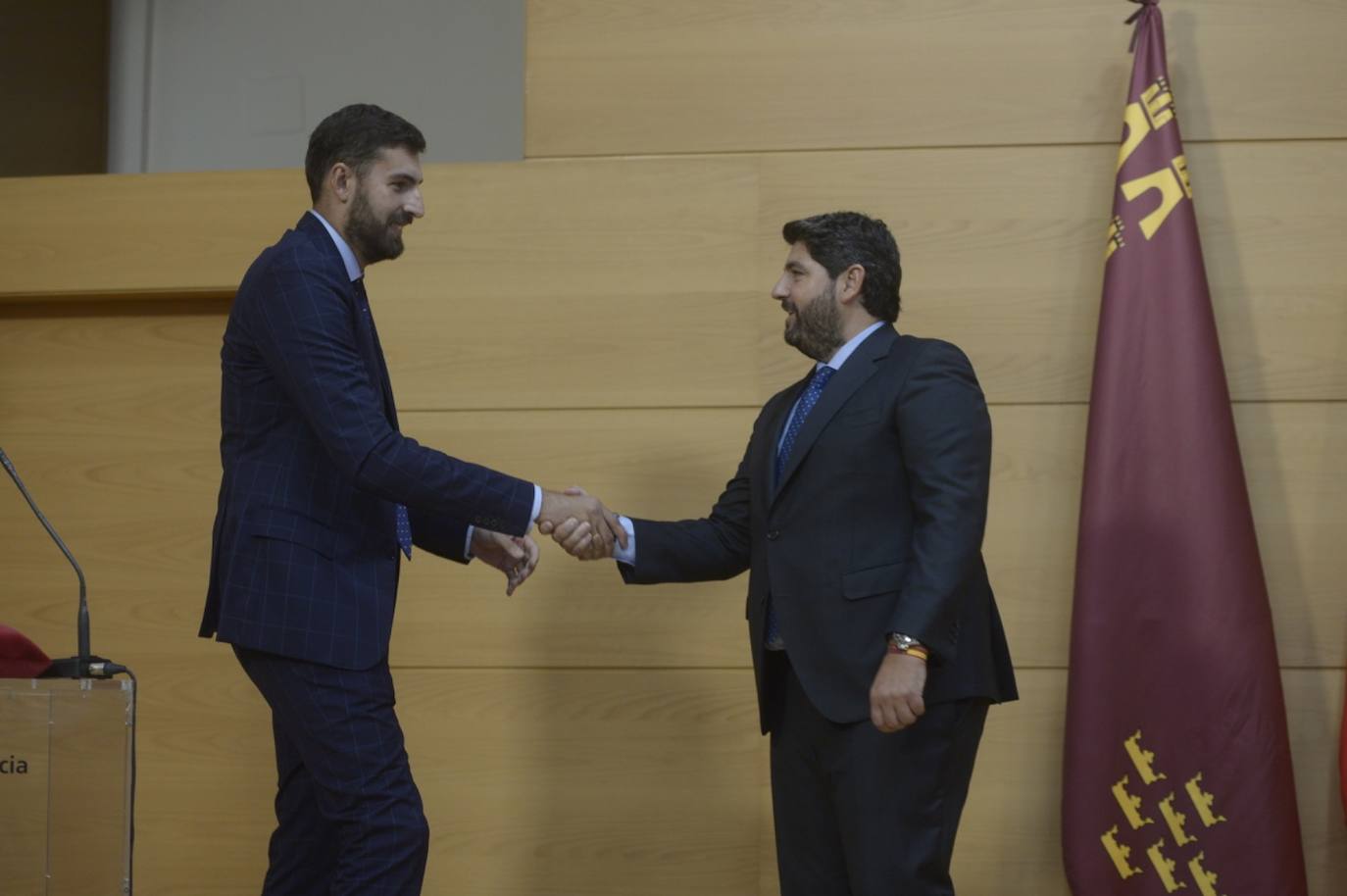 La toma de posesión de los consejeros del Gobierno regional, en imágenes