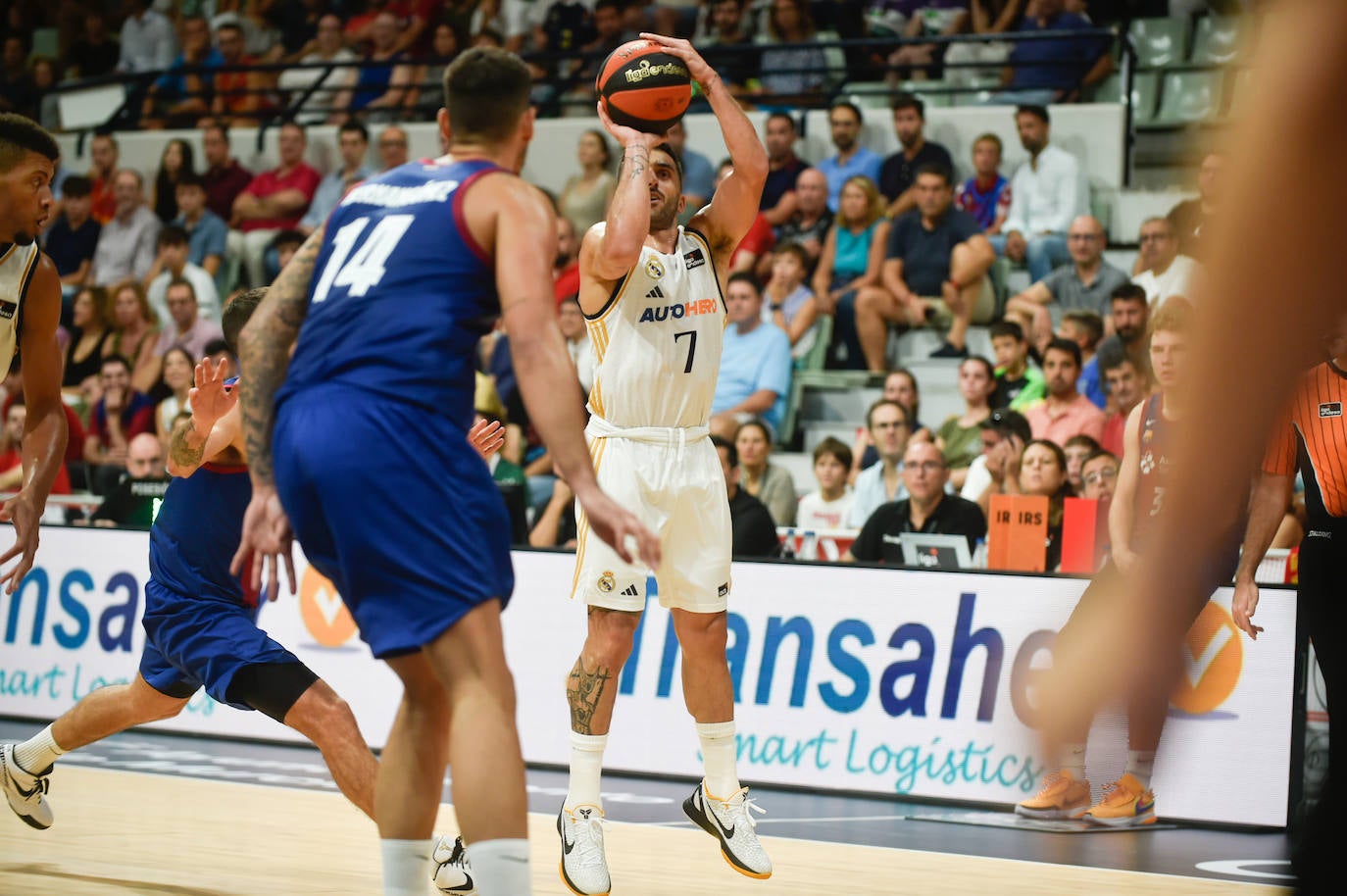 La victoria del Madrid ante el Barcelona en la Supercopa, en imágenes