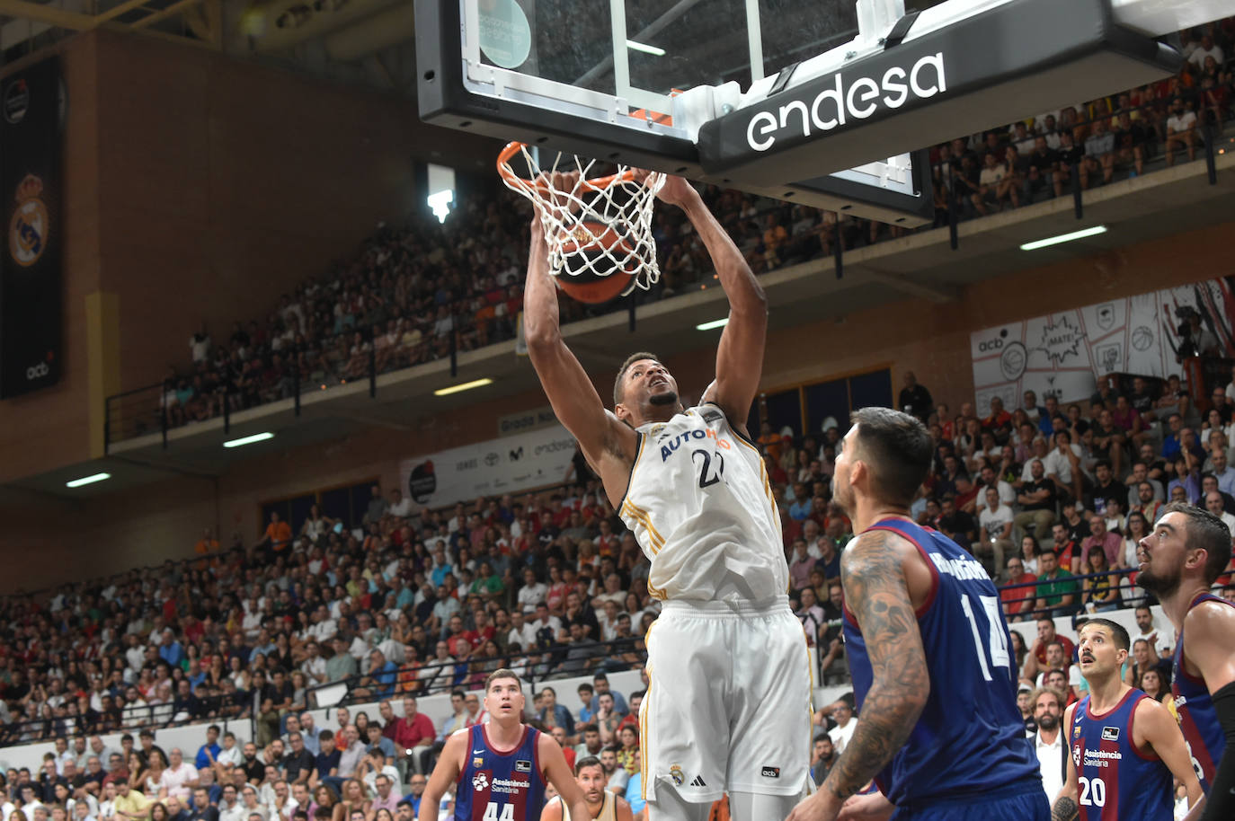 La victoria del Madrid ante el Barcelona en la Supercopa, en imágenes