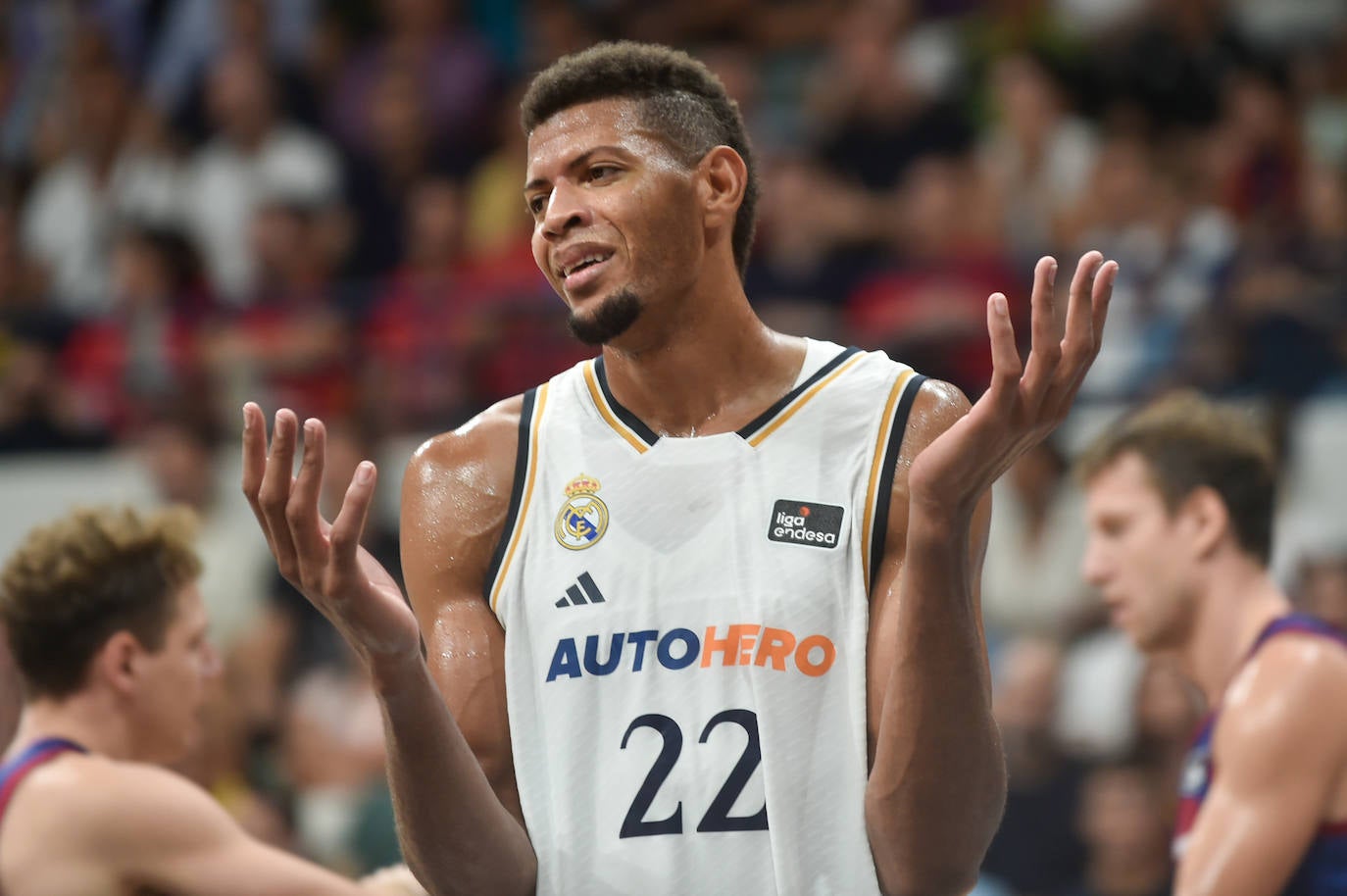 La victoria del Madrid ante el Barcelona en la Supercopa, en imágenes