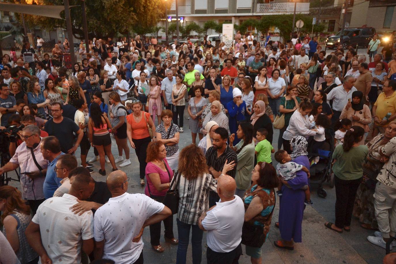 Las imágenes de la concentración en Cieza en recuerdo de Hanane