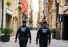 Dos agentes de la Policía Local de Murcia, en una imagen de archivo.