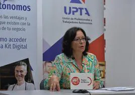 Rueda de prensa de la Unión de Profesionales y Trabajadores Autónomos en la sede de UGT en Murcia, este miércoles.