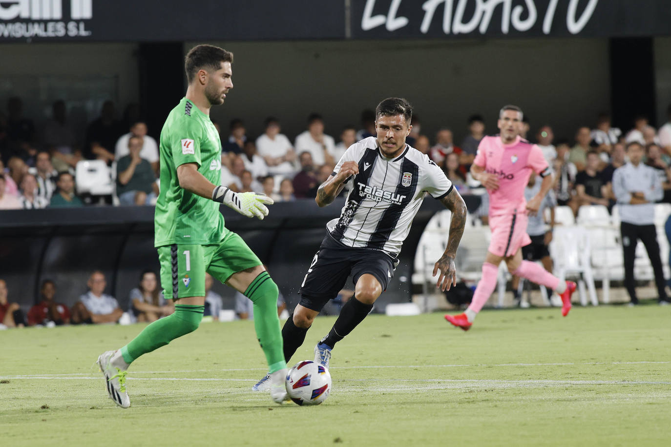 El partido del Cartagena frente al Eibar, en imágenes