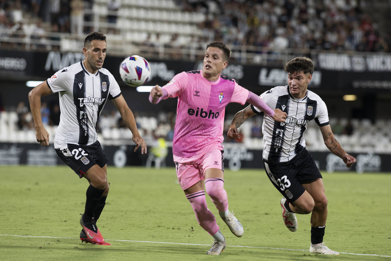 El partido del Cartagena frente al Eibar, en imágenes
