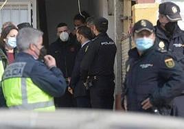 El Luli', al fondo, en la reconstrucción del tiroteo mortal en febrero del pasado año.