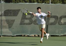 Carlos Alcaraz, este sábado, en el Real Club de Campo de Murcia.