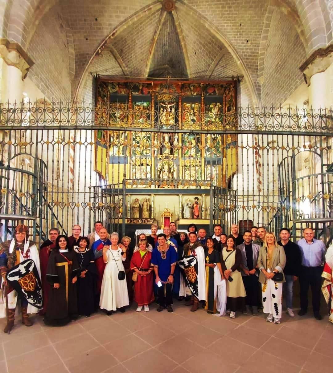 Caballeros y Damas de Navarra brillan en las Fiestas Medievales de Artajona