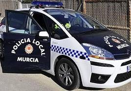 Un vehículo de la Policía Local de Murcia, en una imagen de archivo.
