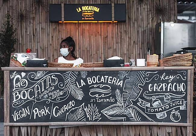 Uno de los tres puestos de La Bocatería que Juan Carlos Ruiz ha montado en Kho Pa Ngan.